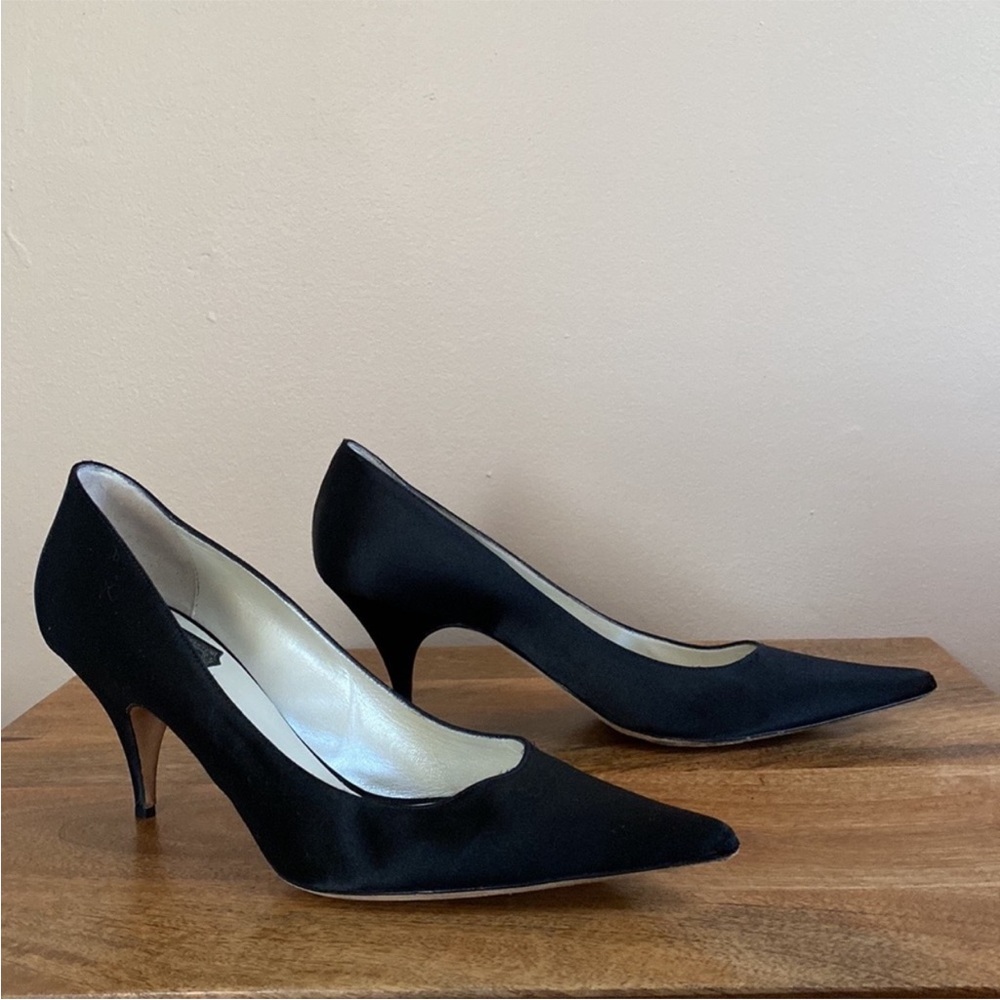 Classic Christian DIOR Black Satin Pointy Toe Kitten Heel Shoes - Picture 3 of 16